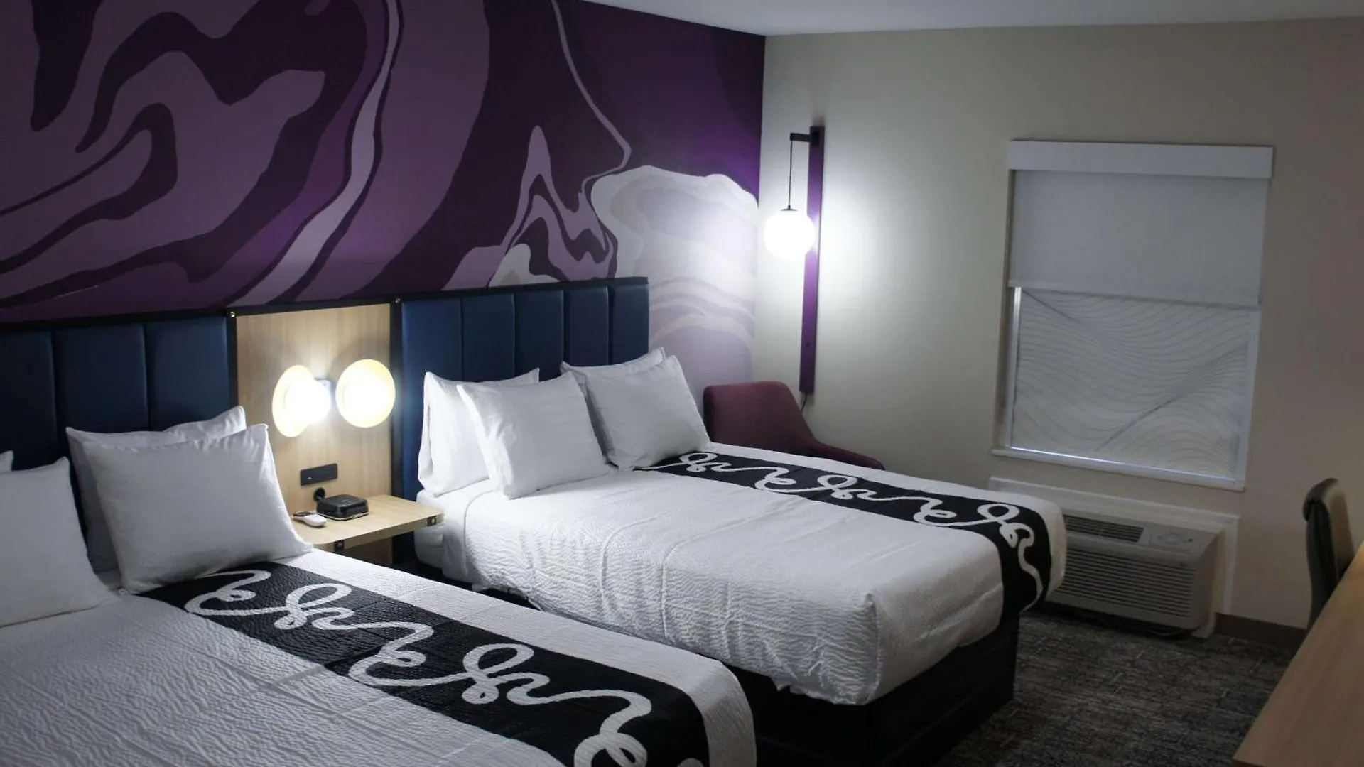 La Quinta Inn & Suites By Wyndham Memphis East فندق